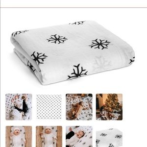 Modern Burlap Organic Muslim Swaddle Snowflakes